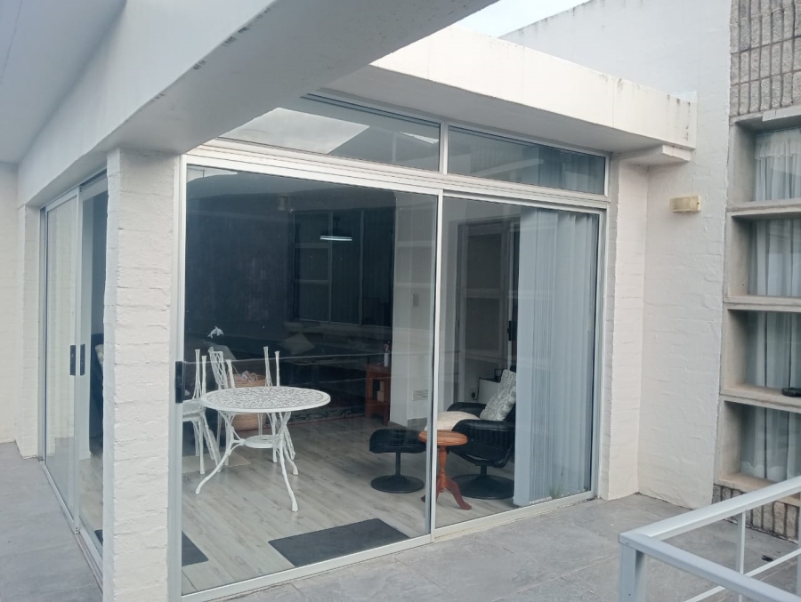 3 Bedroom Property for Sale in Wavecrest Eastern Cape